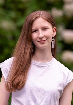 26-27 Scholarship Award Winner Headshots - Avari B.